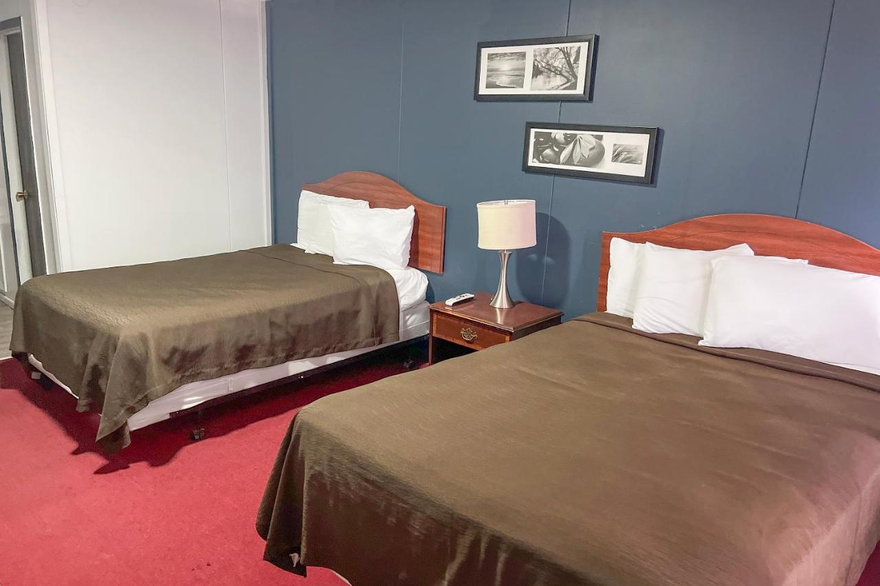 Oyo Hotel Colby, Ks Екстер'єр фото